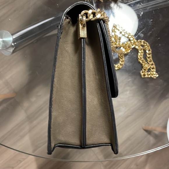 Aldo Solid Purse with Gold Chain - Picture 4 of 10